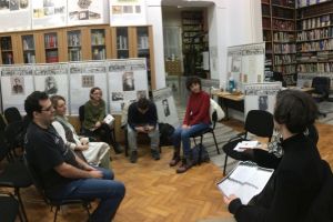 JOI: Întâlnire la gura sobei, la Biblioteca Judeţeană ”Lucian Blaga” Alba, cu cercul ,,Verbum” şi  clubul de lectură LecturAlba