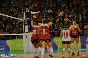 FOTO-VIDEO: Volei Alba Blaj – VK Prostejov 3-0, în optimile Cupei CEV | Spectacol în ultimul meci al anului oferit de echipa din „Mica Romă”