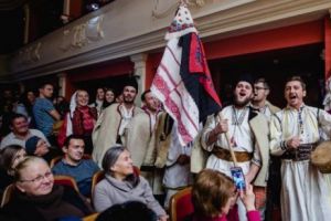 ROMÂNIA SPIRITUALĂ. Slobod îi a colinda?