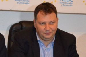 Dihonie în GUVERN. Este SCANDAL după TAXA PE LĂCOMIE