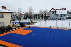 Lucrări pe final la bazele sportive de la şase şcoli din Târgu-Jiu