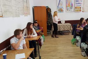 Cadouri pentru copiii din Stăneşti, din partea off-road-erilor