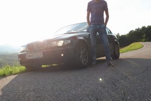 FOTO. Accident mortal. Un tânăr a deparat cu BMW-ul şi a murit pe loc