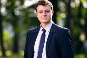 Un student al Universităţii din Suceava, câştigător în cadrul unui program de burse ...