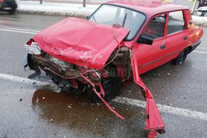 Accident provocat de un şofer în vârstă de 64 de ani, băut, care a intrat pe contrasens