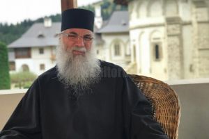 Stareţul de la Putna, iniţiatorul celui mai reuşit proiect feroviar din ultimii ani