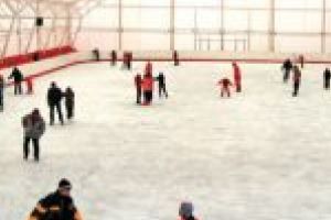    “Povesti de iarna la patinoar”