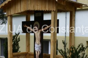 Troita din curtea Spitalului Judetean de Urgenta Constanta ridicata de Arimex Comexim 2000 SRL, vandalizata