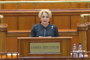 Moţiunea de cenzură a picat. Dăncilă, numită „analfabetă funcţional”, Şerban Nicolae a luat apărarea corupţilor