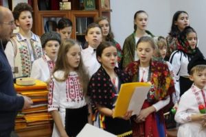 VIDEO: Iată, vin colindători (la Zi de Zi)!