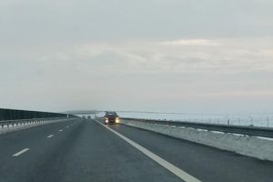 Șofer fotografiat în timp ce circula pe contrasens, pe autostrada Timişoara-Lugoj