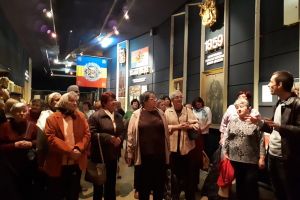 Muzeul oferă tururi ghidate gratuite în secţiile dedicate Revoluţiilor din 1848 şi 1989