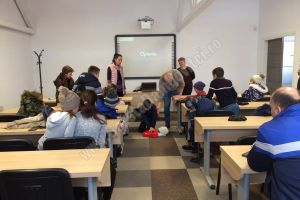 “Școala Altfel” la Geo-Sting. Elevii au învăţat despre situaţiile de urgenţă şi acordarea primului ajutor
