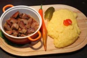 Grijă mare la Pomana Porcului!