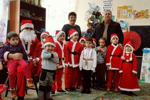 Moş Crăciun a sosit mai devreme la Grădiniţa Bălceşti