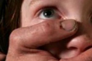 Un copil a LUPTAT pentru a SCĂPA dintr-o TENTATIVĂ de RĂPIRE. Video viral