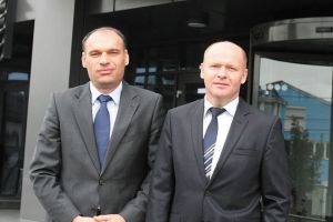 Se pregăteşte ceva? Fraţii Pavăl, proprietarii Dedeman, cea mai mare firmă antreprenorială românească, şi-au făcut o companie de tip holding, cu un capital social de 1 miliard de euro