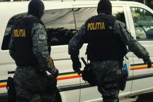 PERCHEZIŢII la Arad şi Semlac! Suspecţii, reţinuţi şi propuşi spre arestare