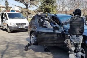 CONSTĂNȚEAN, cu MANDAT european de ARESTARE, CAPTURAT de mascaţi

