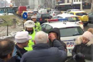 Incident cu autocarul revoluţionarilor timişoreni veniţi în Bucureşti să-şi comemoreze morţii