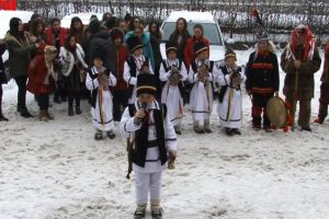 Obiceiurile de Crăciun şi Anul Nou, aduse în casa cotidianului Monitorul de Suceava de ...