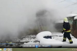UPDATE/ INCENDIU devastator în judeţ: Membrii unei FAMILII au ajuns în STARE GRAVĂ la SPITAL (Foto şi video)