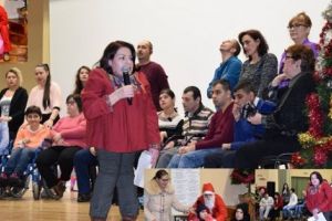 Moşul le aduce daruri copiilor cu dizabilităţi