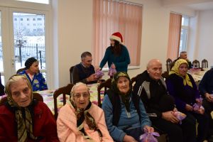 Colinde la azilul „Sfânta Familie”