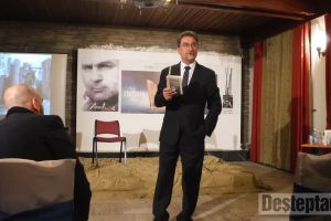 Centrul de Cultură “George Apostu” şi-a omagiat patronul spiritual