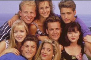 Vestea zilei pentru fanii serialului TV Beverly Hills 90210! Se ÎNTOARCE cu distribuţia ORIGINALĂ