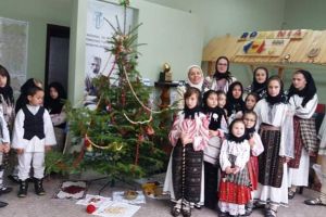 FOTO: Ansamblu din Tismana, în vizită la CNIPT Târgu Jiu