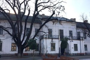 Muzeul Revoluţiei se naşte greu! Garnizoana din Piaţa Libertăţii, din nou la CJ Timiş