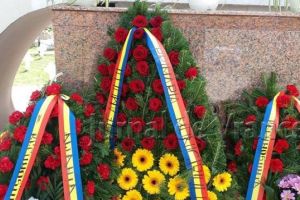 Coroane şi lacrimi pentru Eroii Revoluţiei