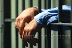 Ani grei de închisoare pentru bărbatul care a omorât în bătaie o tânără de 18 ani din Vidra