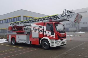 Autoscară de ultimă generaţie pentru salvarea la înălţime, în dotarea ISU Banat