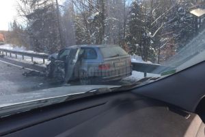 Patru oameni au ajuns la spital în urma unui accident violent, pe DN 17, la Păltinoasa