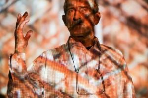 Doru Iosif se joacă de-a cuvintele la TNTm. ALFABET POETIC, ultima premieră din 2018 pe scena timişoreană