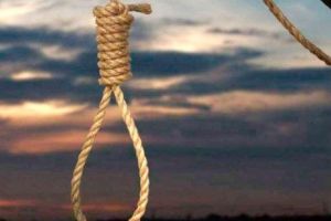 O femeie A NĂSCUT un băieţel cu ȘTREANGUL DE GÂT