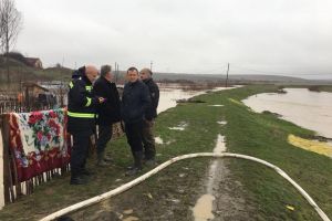 Pericol de inundaţii în judeţul Satu Mare. Se topeşte zăpada