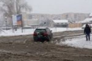 Moş Crăciun a venit cu amenda! Primăriile din Timişoara şi Lugoj, sancţionate de Poliţia Rutieră pentru starea drumurilor