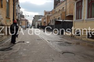 Țeava de gaze sparta, strada Revolutiei din Constanta. Intervin pompierii (galerie foto)