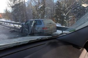 Patru oameni au ajuns la spital în urma unui accident violent, pe DN 17, la Păltinoasa