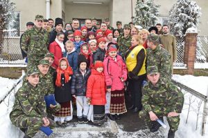 Militarii lugojeni au donat sânge şi au dus bătrânilor de la Căminul Anita Heim cadouri şi alimente