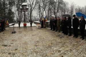 Eroii Revoluţiei, comemoraţi de Ziua Victoriei şi a Libertăţii