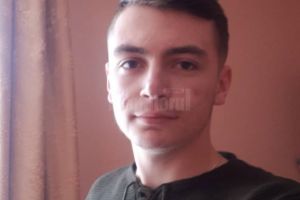 Un student în vârstă de 20 de ani şi-a ucis tatăl cu o lovitură de cuţit