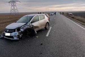 Carambol intre Lumina si Tariverde, judetul Constanta. O masina a ajuns pe contrasens. Doi raniti 