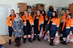 Voluntarii Serviciului de Ambulanţă Judeţean, generoşi înainte de Crăciun (FOTO)