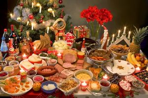 AJUNUL CRĂCIULUI: Obiceiuri şi superstiţii la români. Sfinţirea mesei de Ajun şi vestirea Naşterii Domnului