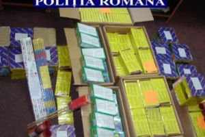 TRAFICANTĂ la 16 ani. O elevă s-a ales cu DOSAR PENAL pentru comerţ ILEGAL cu ARTIFICII