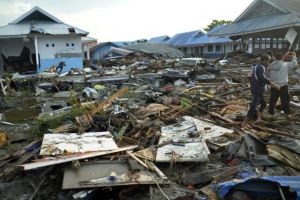VIDEO Aproape 170 de oameni morţi în urma unui tsunami ce a avut loc în Indonezia